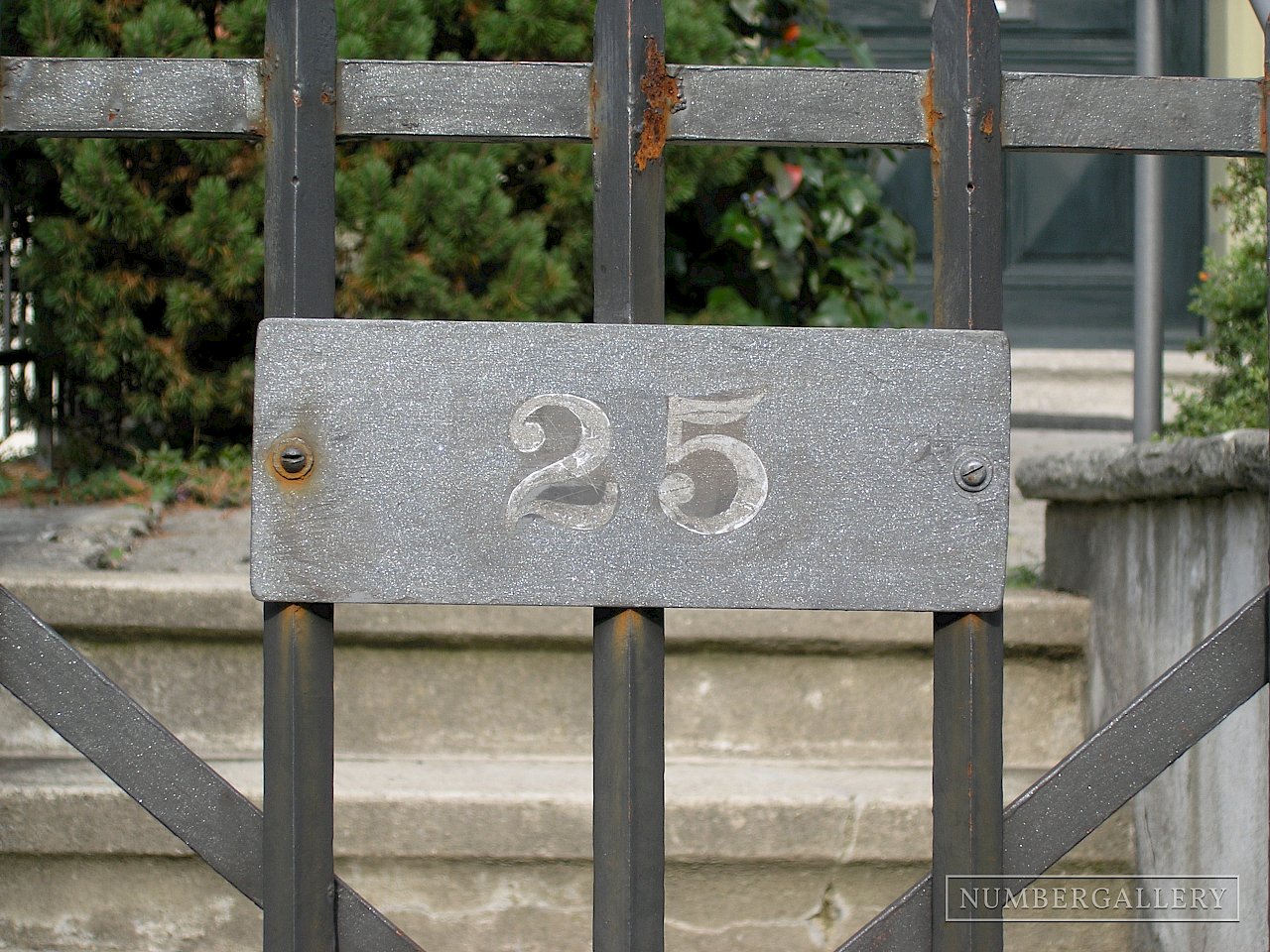 Gartentor-Hausnummer