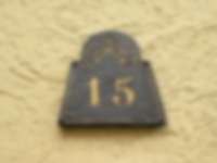 Orientalisch anmutende Hausnummer in Heidelberg