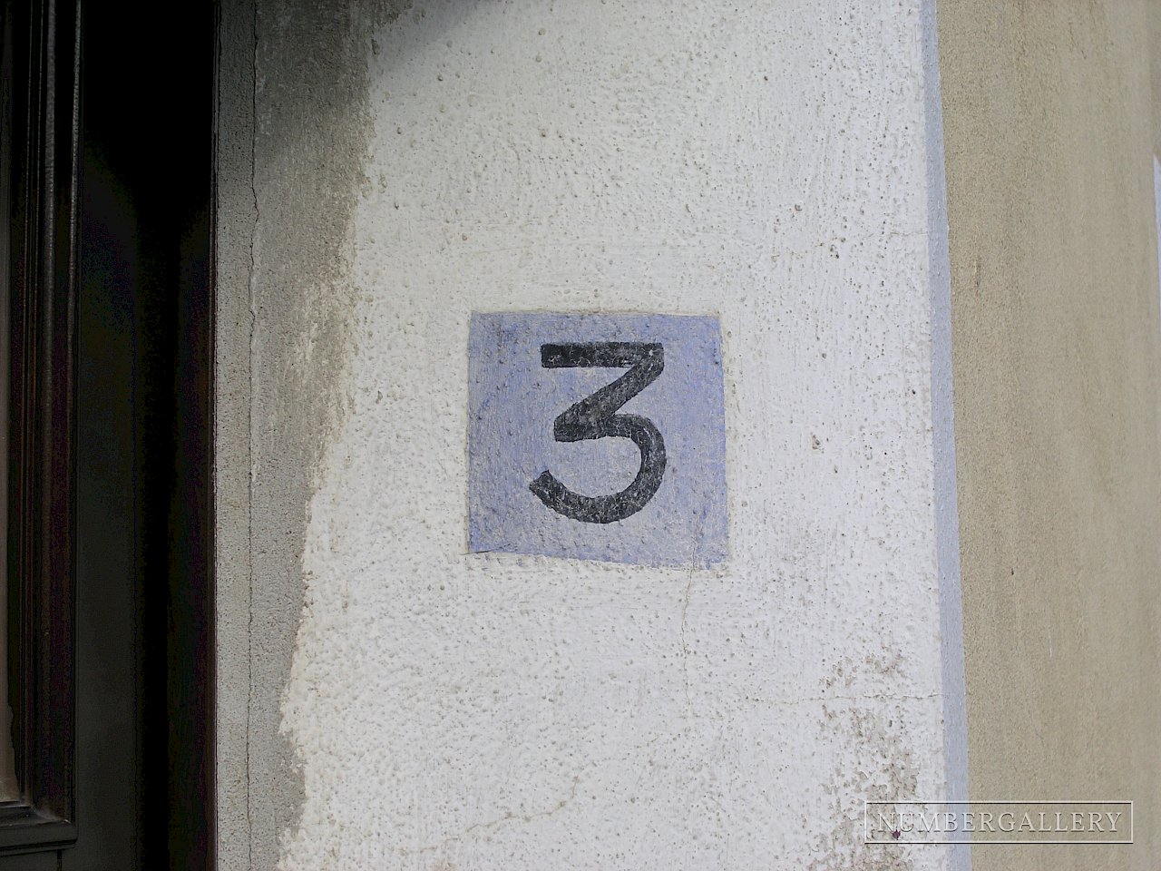 Gemalte Hausnummer in Bautzen