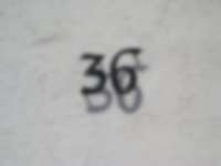 Hausnummer mit Schatten in Freiburg