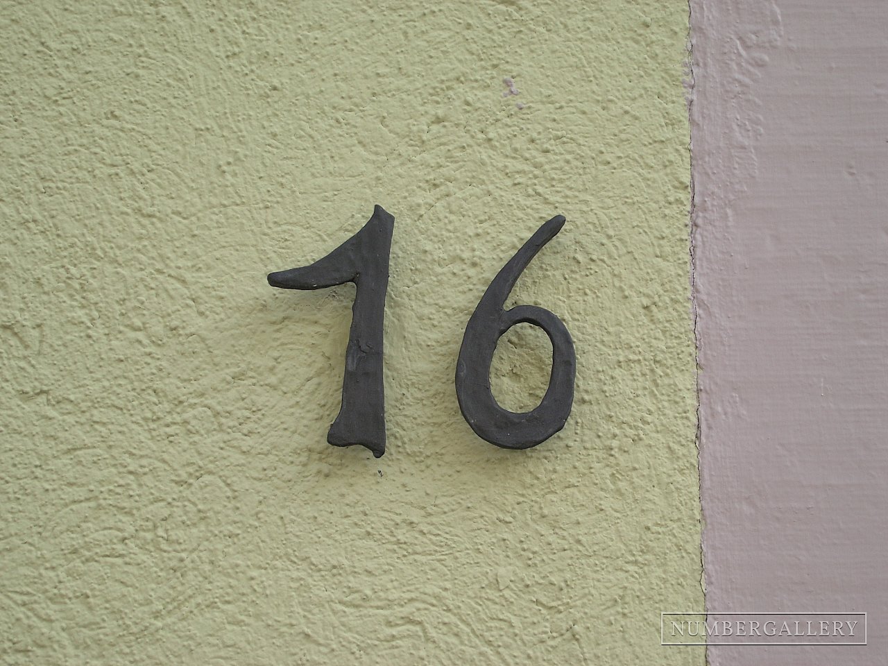 Hausnummer in Ladenburg