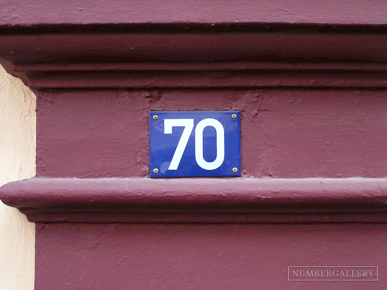 Rote Eck-Hausnummer in Hamburg