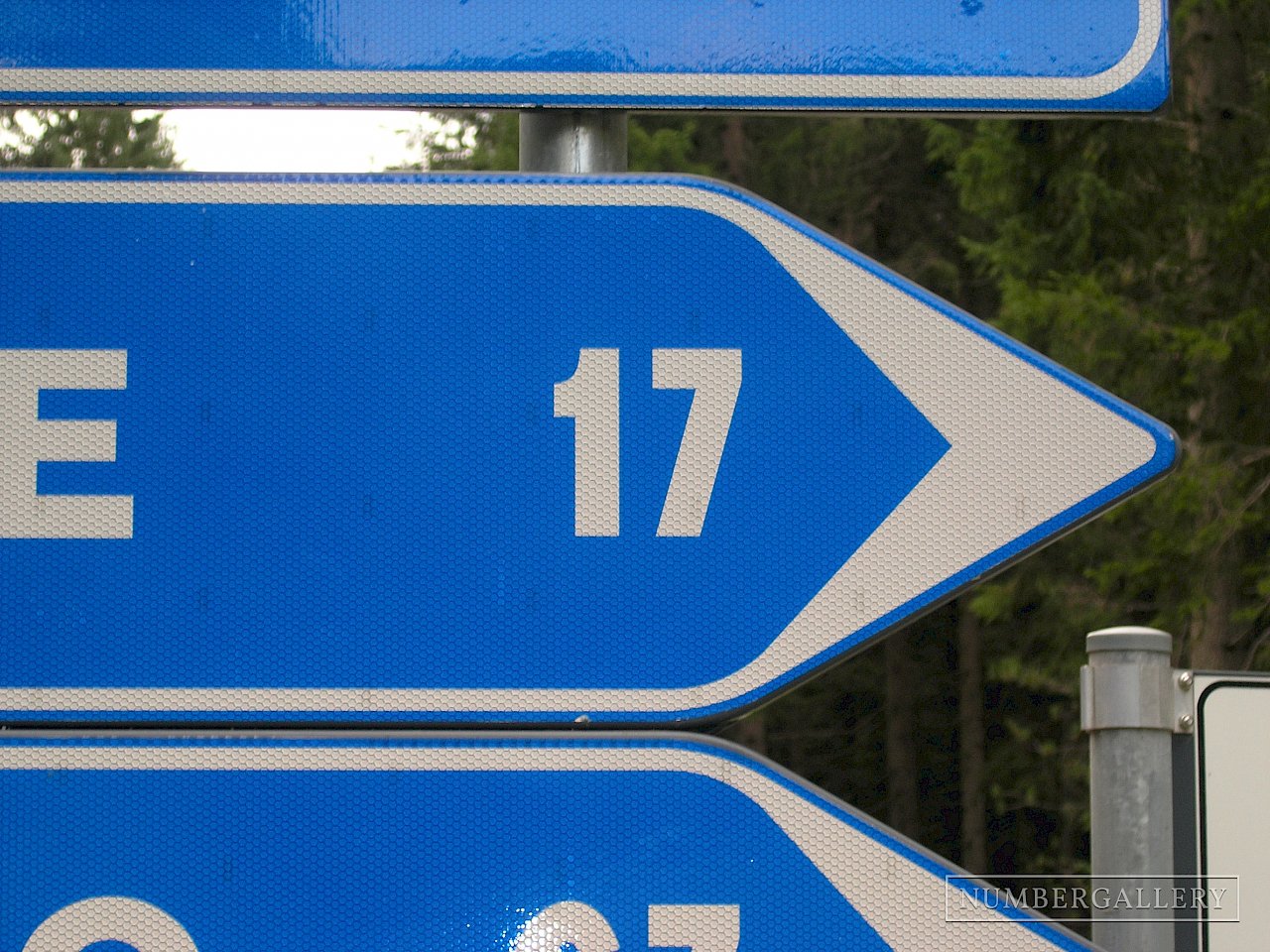 Straßenschild in den Dolomiten