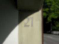 Toreinfahrt mit Hausnummer in Bern