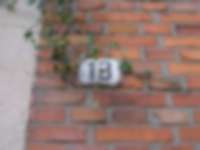 Hausnummer mit Efeu in Heidelberg