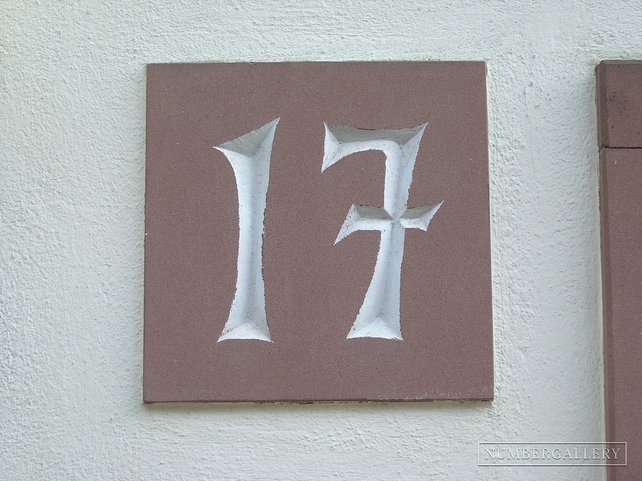 Sandstein-Hausnummer in Frankfurt am Main