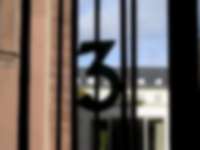 3 in Gitterstäben