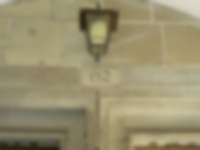 Hausnummer mit Laterne in Bern