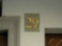 Goldene Hausnummer in Bern