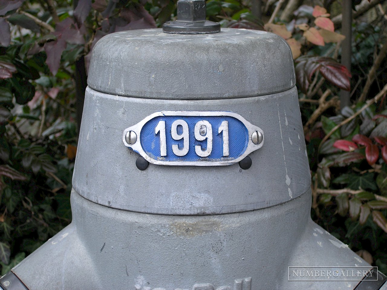 Hydrant mit weniger Grün in Bern