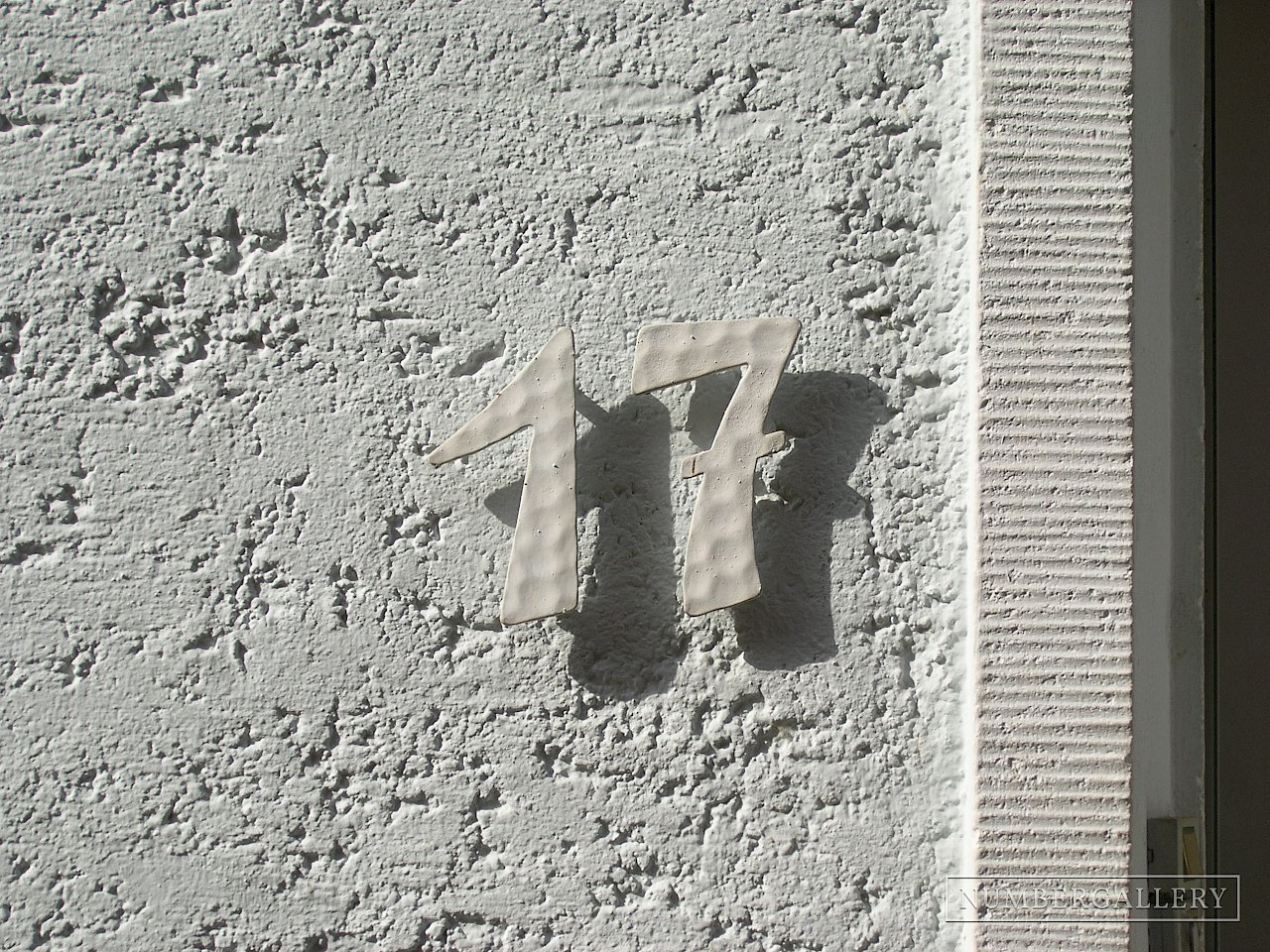 Hausnummer mit Schatten in Ettenheim