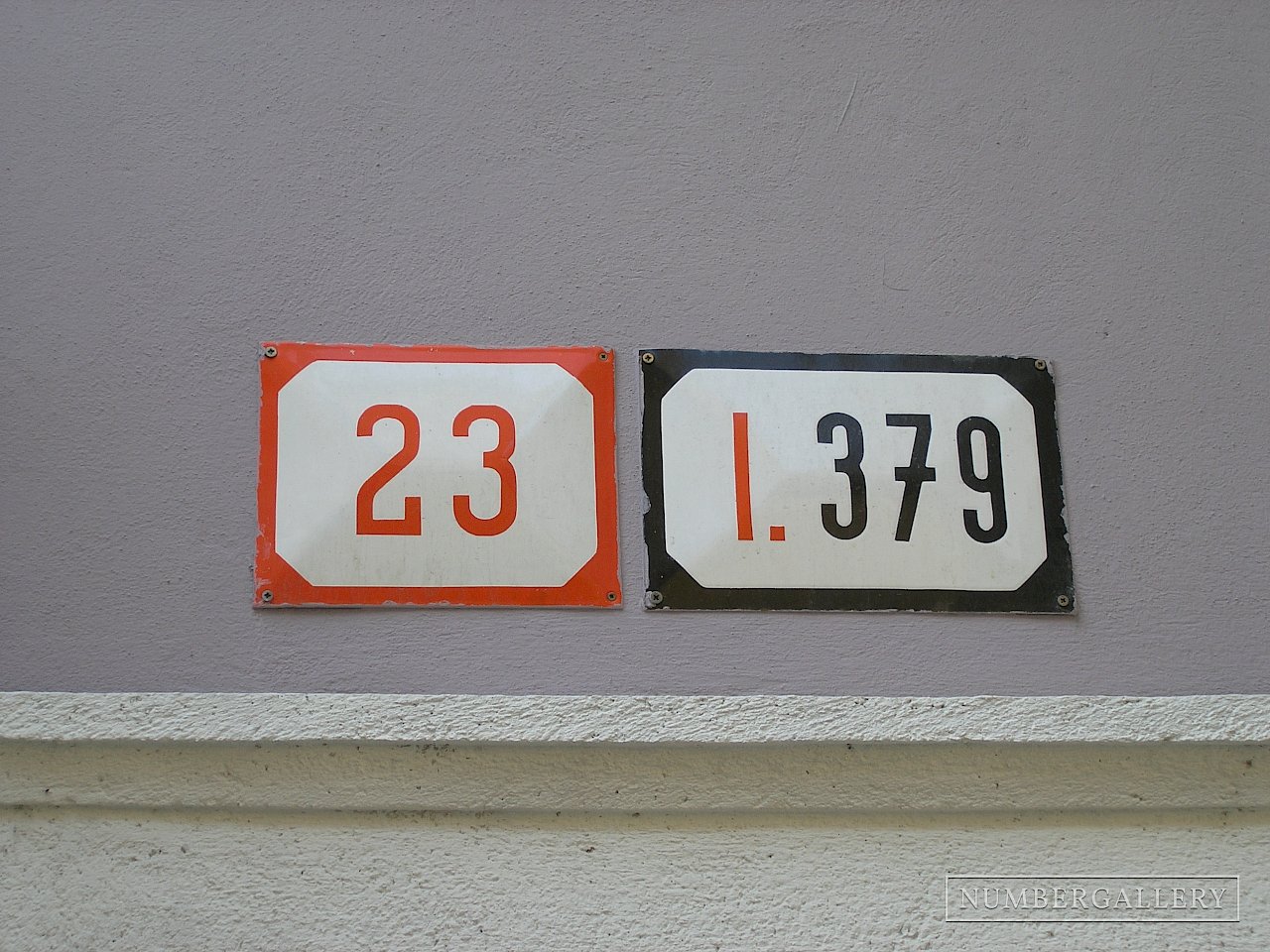 Hausnummer mit Bezirk in Bratislava