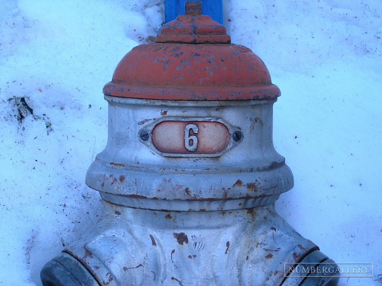 Verschneiter Hydrant in Mürren