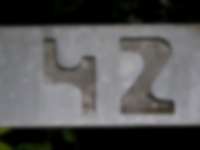 Ausgestanzte Hausnummer in Frankfurt am Main