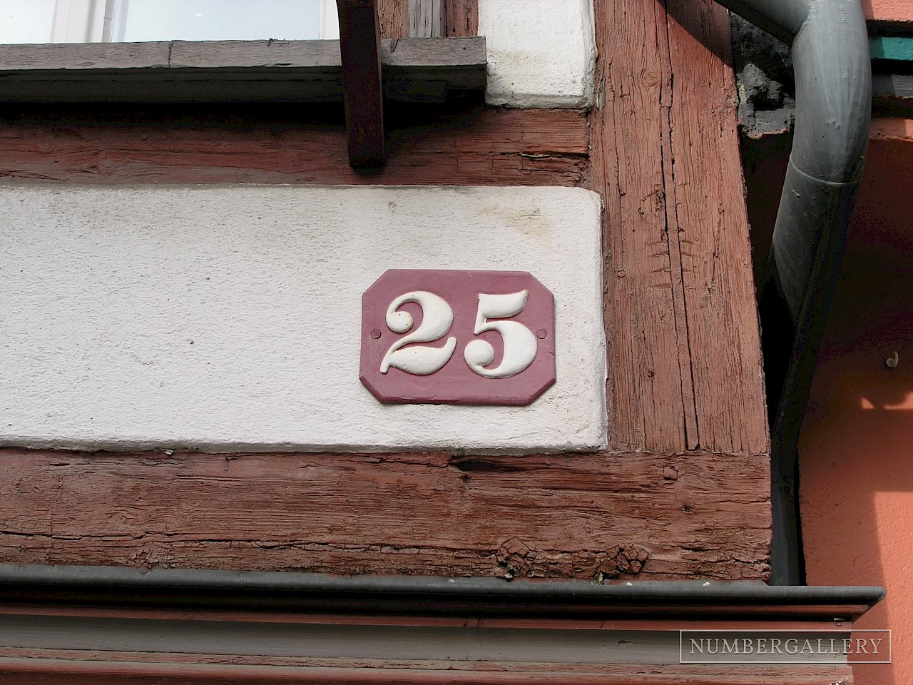 Fachwerk-Hausnummer in Mainz